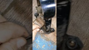 спокойно без проблем и психоза меняем заднюю опору (подушку) двигателя Geely ec7 emgrand