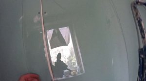 монтаж стеклянной душевой ширмы купе