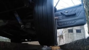 Нива, бъет заднее правое колесо