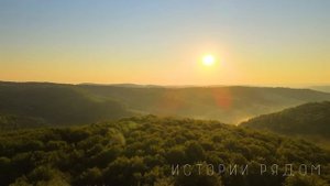 Вернувшись домой, Павел ахнул, когда увидел под дверью малыша и странную шкатулку…