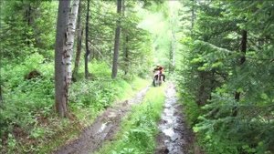 Эндуро подъём по каменной реке на хребет Хамар-Дабан, в районе Халютинского источника, часть 1.