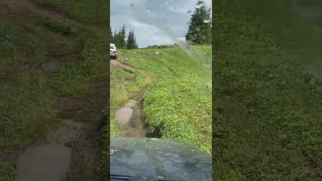 Toyota Land Cruiser 100 в горах Казахстана. 2700 meters above sea level. Kazakhstan. Summer 2022.