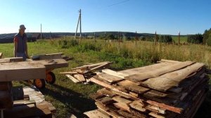 Рухнул старый каркасник сарай...