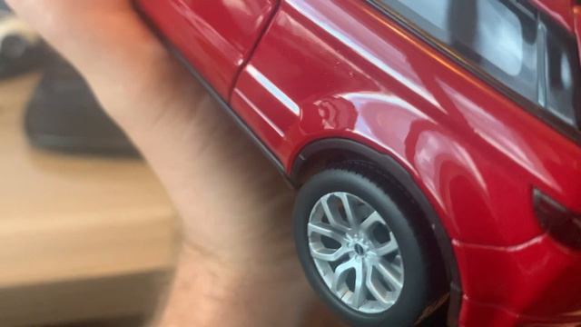 Обзор модели Range Rover Evoque от Welly