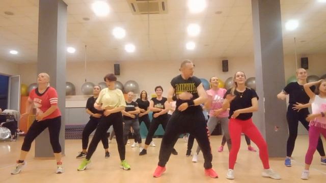 Let's go Macarena - Groovy Zumba choreo