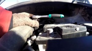 Как установить аккумуляторную батарею в автомобиль.