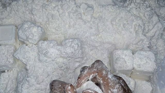 Asmr TV White Squeaky Baking Soda смотреть онлайн