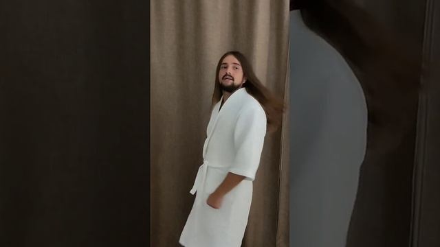 Немного юмора. Сценка - случай на улице. Всем парням с длинными волосами посвящается. смотреть онлайн