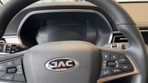 JAC J7. Почему этот автомобиль выбирают для работы в такси?