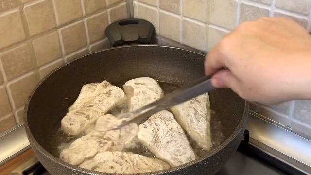 Жареная рыбка под  луковой подушкой! Жареная рыба с луком!