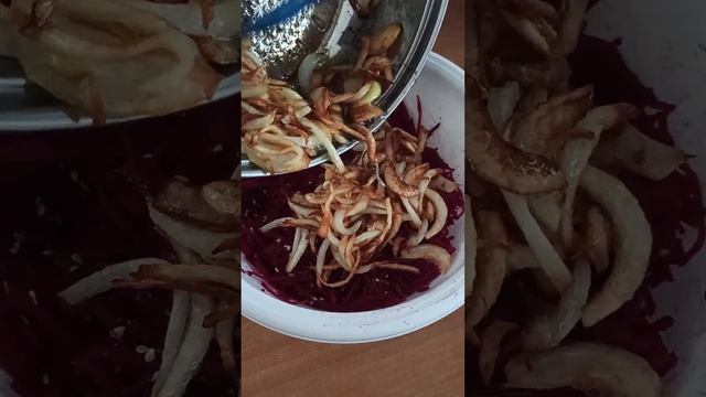 Самый вкусный,простой и полезный салат из свеклы #правильноепитание #простойсалат#салат #салатсвекл