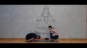 Маласана и Какасана. В чём разница и как сделать позы безопасно.