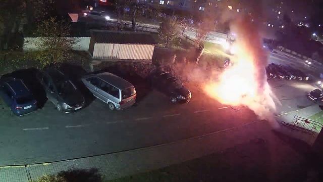 Волковыск сгорел Opel Astra H 20231111 смотреть онлайн