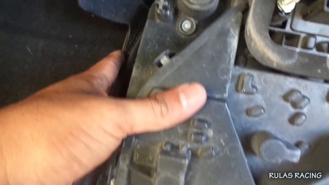 COMO QUITAR CALAVERAS LOGAN STEPWAY SANDERO | CAMBIO DE FOCOS DE CALAVERAS RENAULT смотреть онлайн