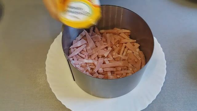 Салат с Ветчиной ,Сыром,Томатами и Сладким перцем.Бесподобно Вкусный и Нежный.