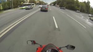 Езда на мотоцикле под музыку.