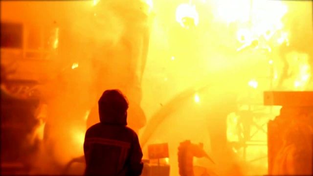 Спортсмен из Чечни спас бабушку в Москве| пожар в Москве смотреть онлайн