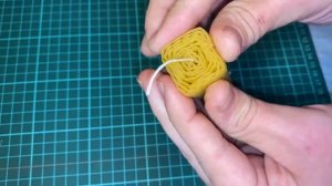 Свеча из вощины '' Квадрат "