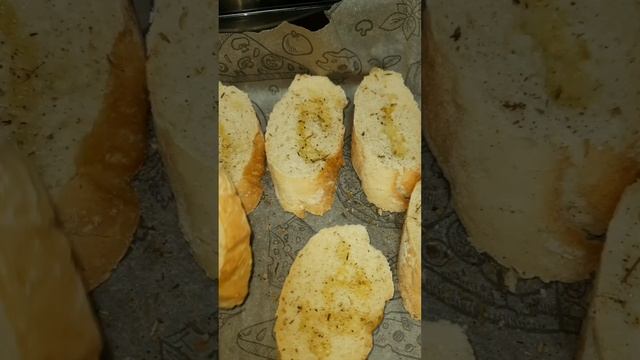 #быстрый рецепт брускетты с авокадо и огурцом #готовимдома #домашняякухня