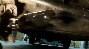 Митсубиси Л400 снимаю поддон