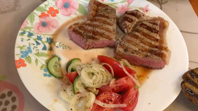 Пробуем стейк "Стриплойн" серии "Choice" из мраморной говядины смотреть онлайн