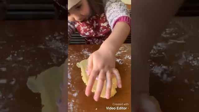 Анюта готовит песочное печенье без глютена смотреть онлайн