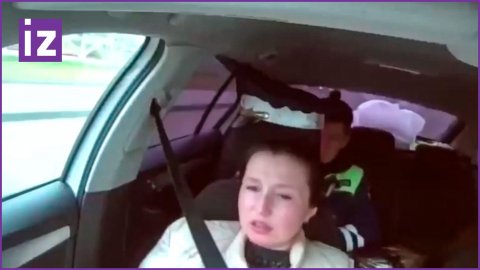 Женщина едва не родила в такси, доведя водителя до истерики / РЕН Новости