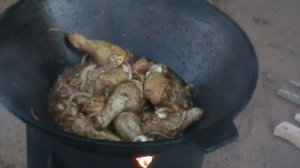 куриные голени в сливочном соусе с рисом