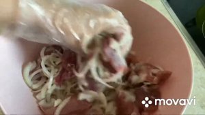 Шашлык из свинины  лук соль перец