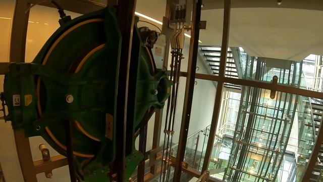 Принцип работы лифта (часть 3). Внутреннее оборудование шахты. Машинное помещение. смотреть онлайн