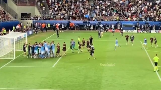 Jack Grealish Heartwarming Moment With Blind Girl смотреть онлайн