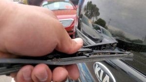 How to: Remove the rear wiper blade from a 2017 Kia Soul