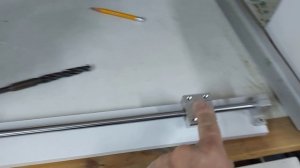 Приспособление для заточки сверла.