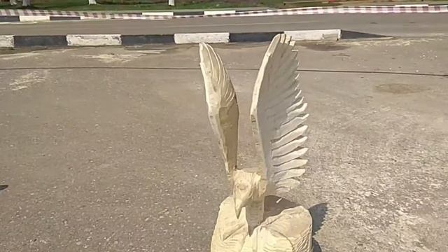 Посмотрите, какие фигуры создают мастера резьбы по дереву на конкурсе «Лесная магия» в Шумилино