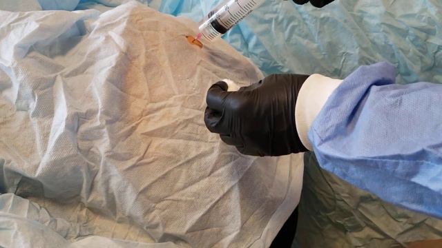 Очень спокойный пациент и Очень Большой Укольчик смотреть онлайн