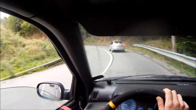 Renault Thalia hard cornering (INCREDIBLE SPEED!!!) смотреть онлайн