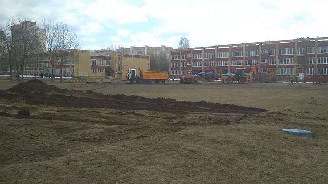 Кто вытащит застрявший самосвал МАЗ из грязи? Трактор или Бульдозер ДТ 75? смотреть онлайн