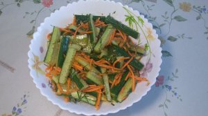 Огуречный корейский салат.