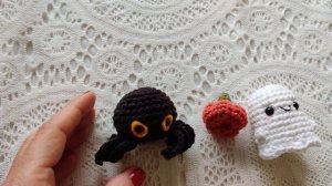 Crochet Amigurumi Halloween Bunting: Spider, Ghost, and Mini Pumpkins!