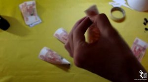 Необычная и оригинальная ёлка из настоящих денег и золота