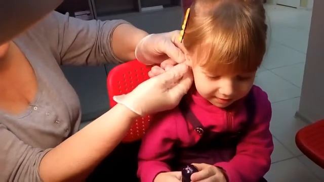 Сестренка прокалывает ушки без слез - Stadex system 75