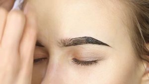 ОФОРМЛЕНИЕ БРОВЕЙ. Коррекция и окрашивание красителем levissime. ХУДОЖЕСТВЕННОЕ ОФОРМЛЕНИЕ БРОВЕЙ