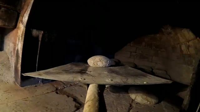 Ржаной каравай. Выпечка в Русской печи. смотреть онлайн