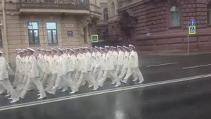 Как маршируют военные моряки.Парад под дождем. How the military marches SMart1961.