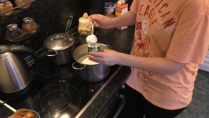 Я САМА. Йогурт из молока и активиа