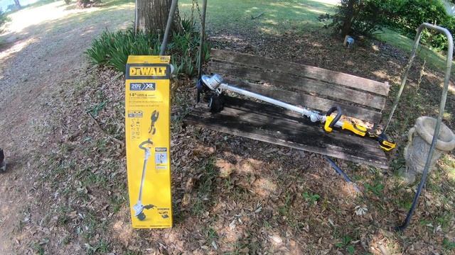 DCST922P1 Dewalt 20-Volt MAX Lithium-Ion Brushless Cordless String Trimmer смотреть онлайн
