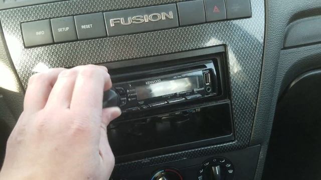 SIMPLE FIX! KENWOOD KDC-BT318U Frozen on USB Option смотреть онлайн