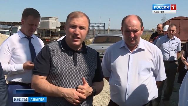 Мурат Кумпилов осмотрел соцобъекты, строящиеся в Майкопе