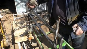 Стальные, разборные стеллажи в гараж или мастерскую. Самодельные полочки.