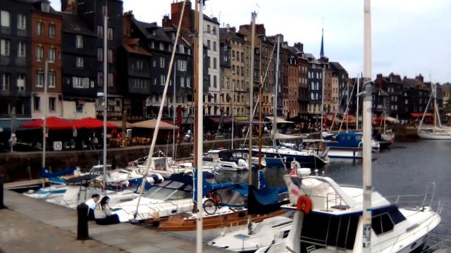 ОНФЛЁР, Нормандия 👍😆. Прогулка вдоль набережной 📸 📽. Отдых возле океана/Honfleur, Normandie.
